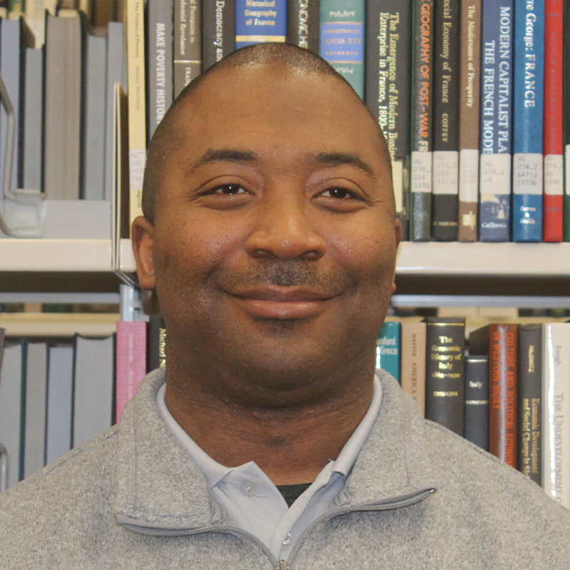 headshot of Jordan Signater