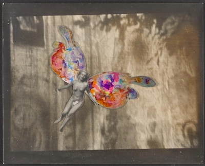 Fotocollage de la Mujer Mariposa, producción *ORG*, coloreado a mano.