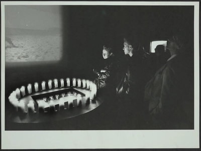 Fotografías de la instalación y la performance de Fernando Birri: Ars Magna Lucis et Umbrae. European Media Art Festival, 1992.