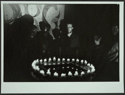 Fotografías de la instalación y la performance de Fernando Birri: Ars Magna Lucis et Umbrae. European Media Art Festival, 1992.