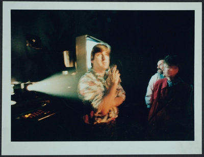 Fotografías de la instalación y la performance de Fernando Birri: Ars Magna Lucis et Umbrae. European Media Art Festival, 1992.