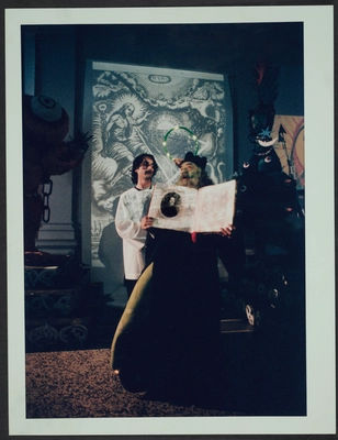 Fotografías de la instalación y la performance de Fernando Birri: Ars Magna Lucis et Umbrae. European Media Art Festival, 1992.