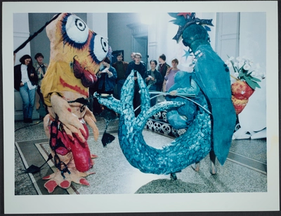 Fotografías de la instalación y la performance de Fernando Birri: Ars Magna Lucis et Umbrae. European Media Art Festival, 1992.