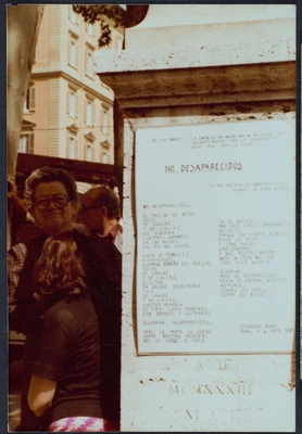 No, \"Desaparecidos\". Foto de la versión italiana del poema.