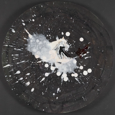 Hombre en el centro de la tormenta cósmica [Man in the Center of the Cosmic Storm]