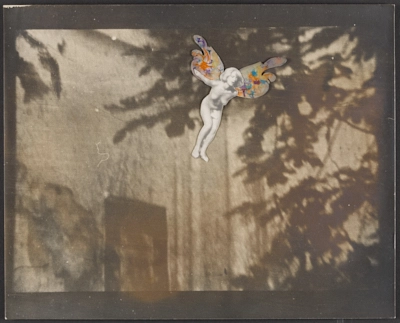 Fotocollage de la Mujer Mariposa, producción *ORG*, coloreado a mano [Photocollage of the Butterfly Woman, *ORG* production, hand-colored].