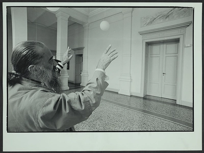 Photos of the installation and performance of Fernando Birri: Ars Magna Lucis et Umbrae. European Media Art Festival, 1992.