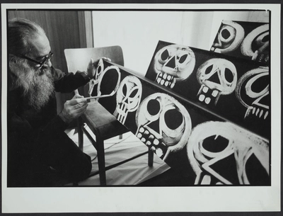 Photos of the installation and performance of Fernando Birri: Ars Magna Lucis et Umbrae. European Media Art Festival, 1992.