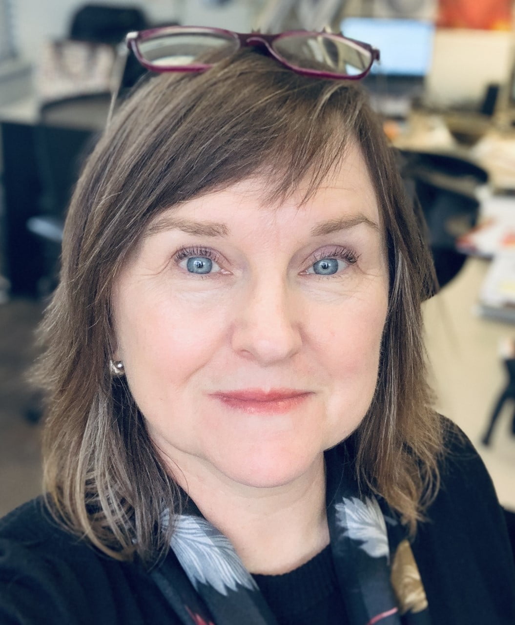 headshot of Lisa Bayer